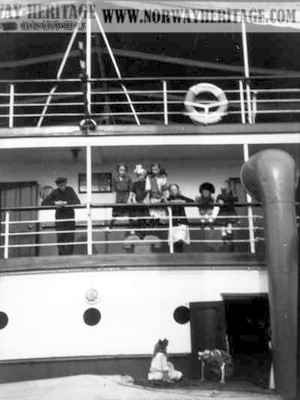 Passengers on the S/S United States photographed on a voyage in July 1913
