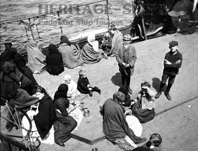 Kaiser Wilhelm der Grosse - steerage passengers on deck