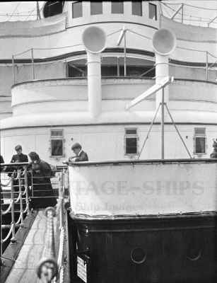 Kaiser Wilhelm der Grosse - frontal view, with her characteristic bridge-house with the 5 widows