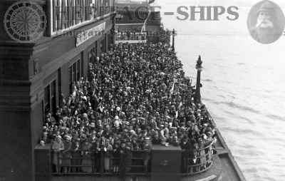 Hamburg America Line - crowd at the pier